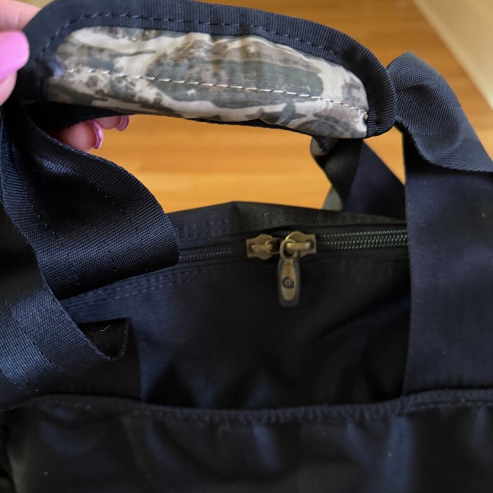 GRAVIS BLACK SHOULDER and/or TRAVEL BAG - Picture 4 of 13
